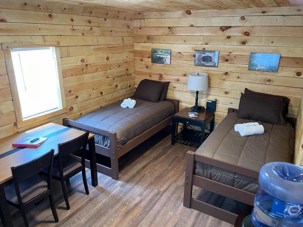 Canal Cabins Paw Paw Экстерьер фото